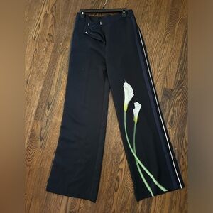 Black trousers with flower